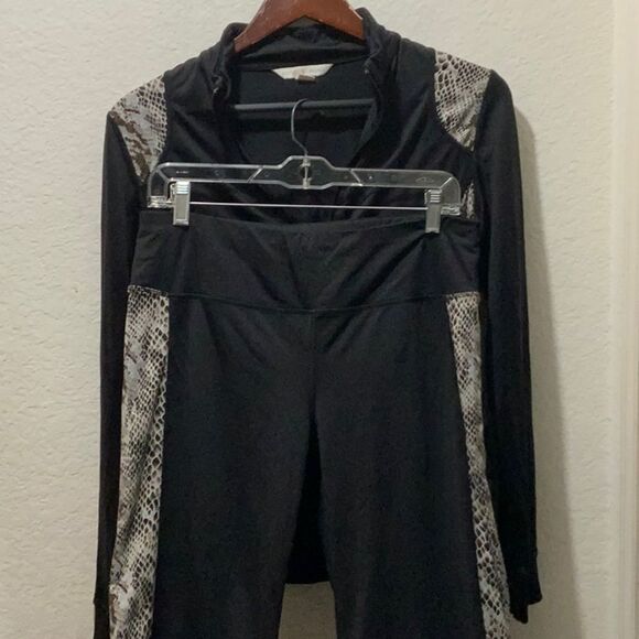 Boston Proper Jogging Suit Black snakeskin accent - Medium (US Size 8-10) - Picture 2 of 13